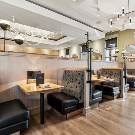 Sandman Signature Calgary Airport Hotel Bagian luar foto