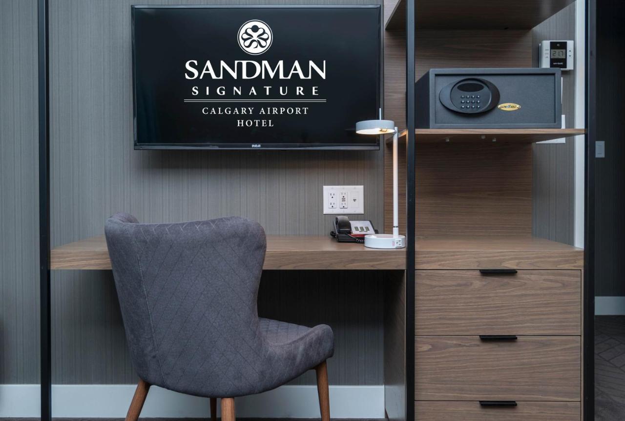 Sandman Signature Calgary Airport Hotel Bagian luar foto