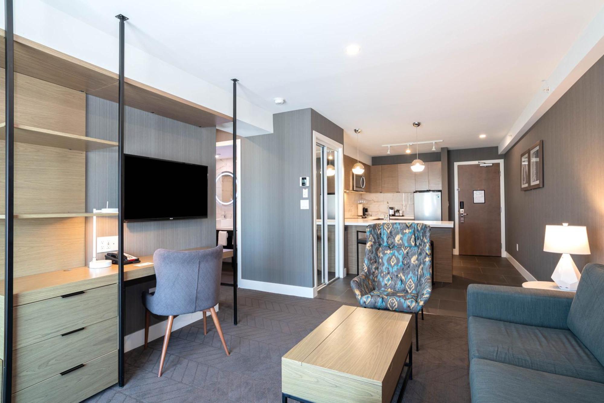 Sandman Signature Calgary Airport Hotel Bagian luar foto