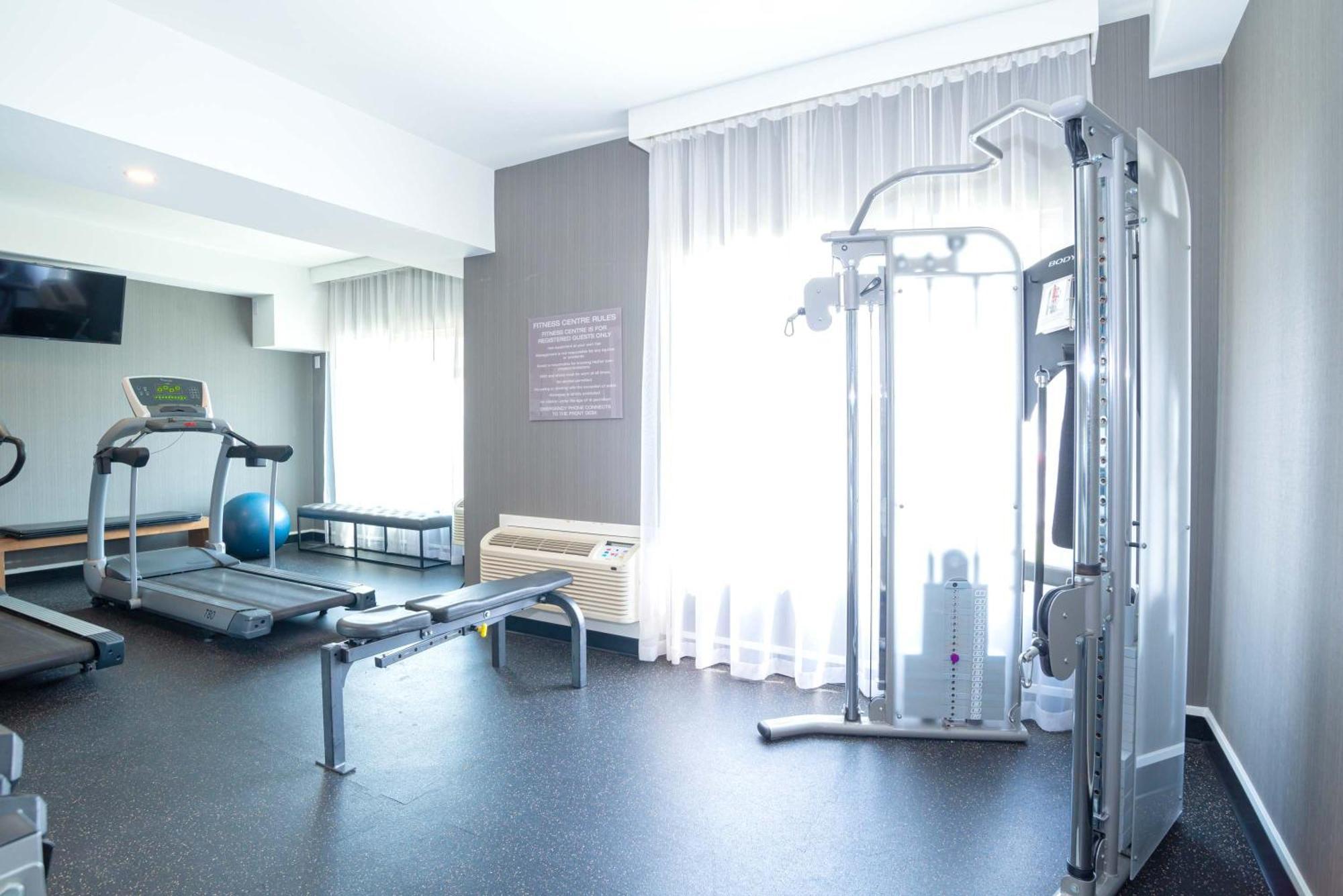 Sandman Signature Calgary Airport Hotel Bagian luar foto