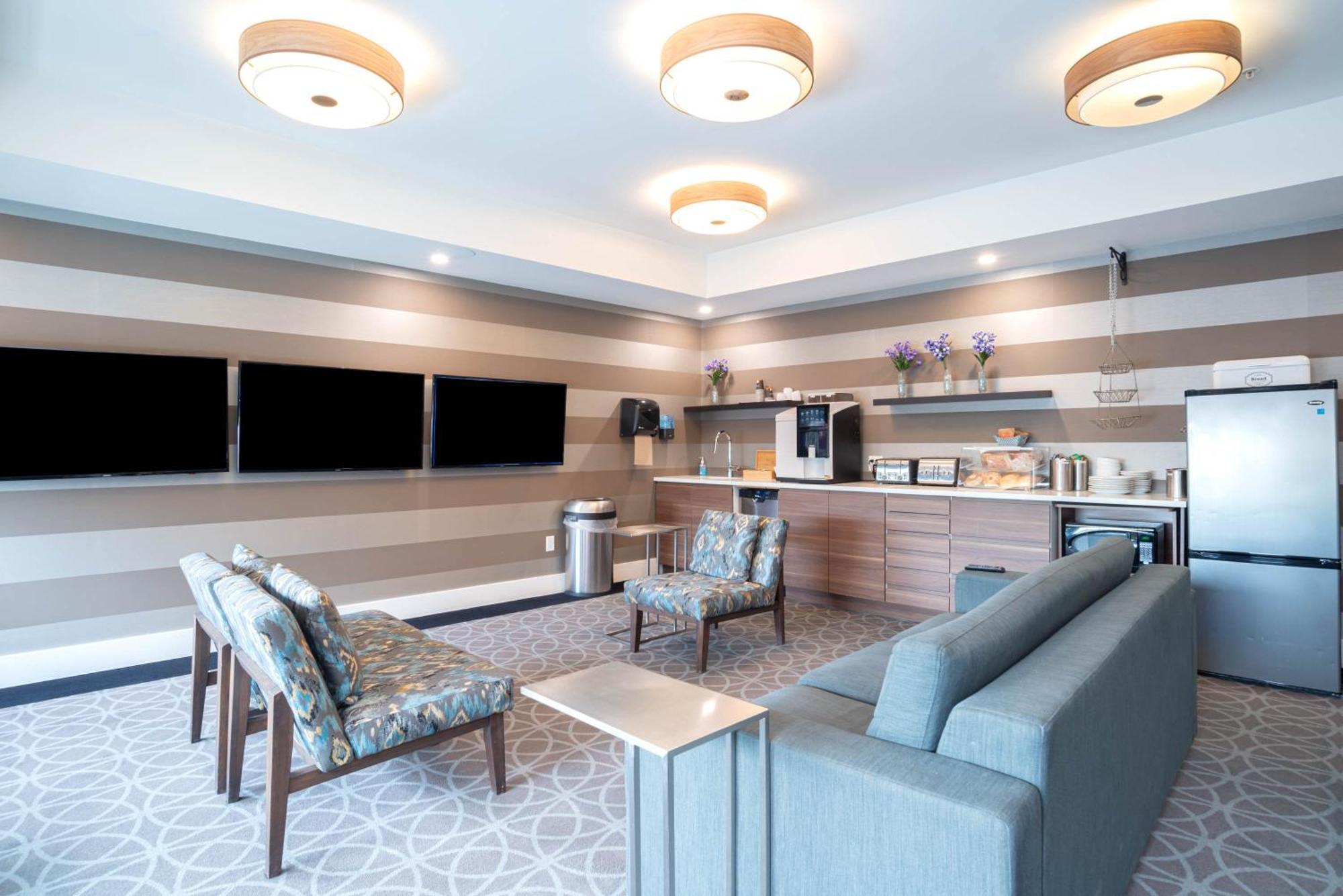 Sandman Signature Calgary Airport Hotel Bagian luar foto